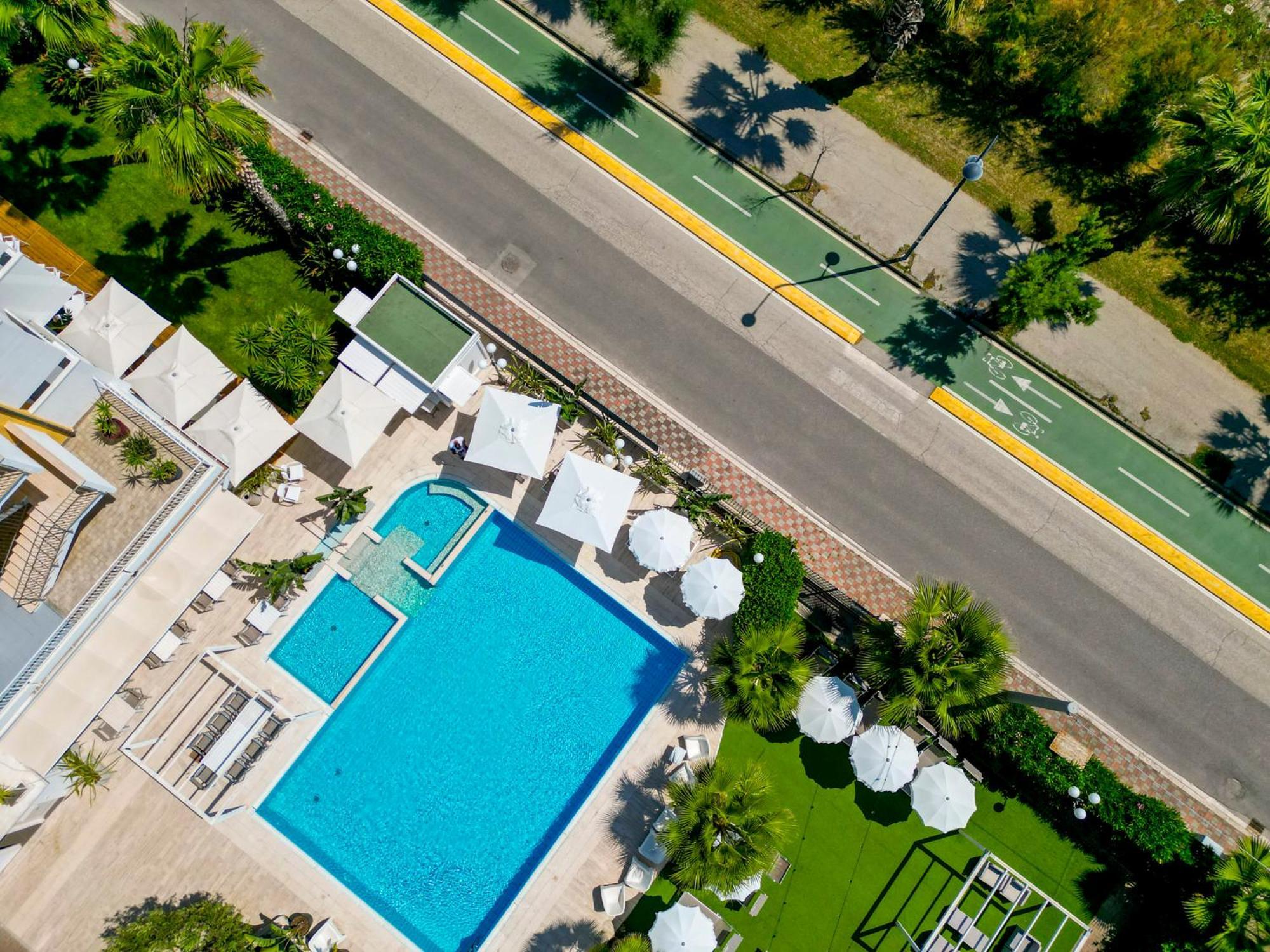 Hotel Belvedere Martinsicuro Buitenkant foto