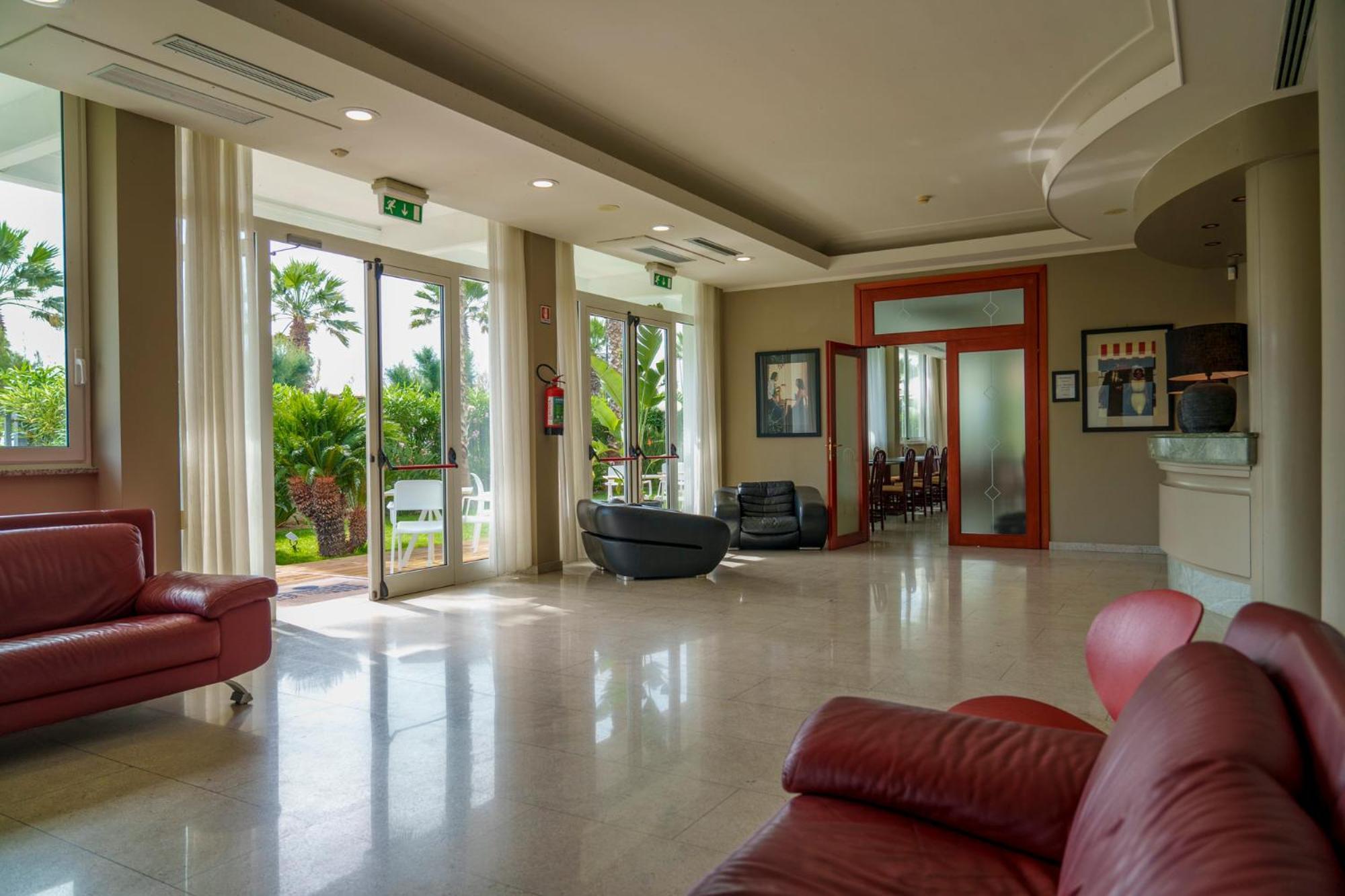 Hotel Belvedere Martinsicuro Buitenkant foto